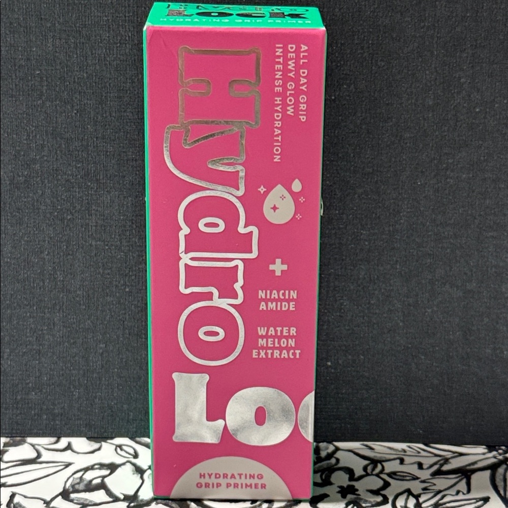 Oz Lab Hydro Lock Hydrating Grip Primer- all day grip, dewy glow, hydration.